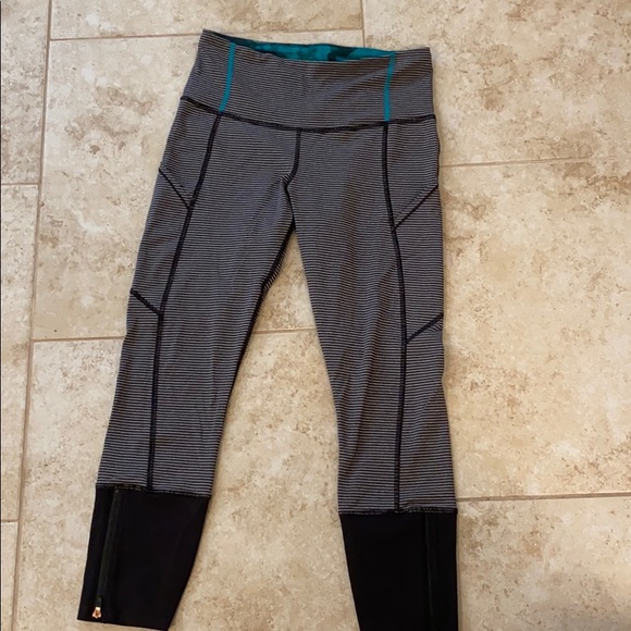 Lululemon Runday Crop *RARE* - Picture 6 of 10